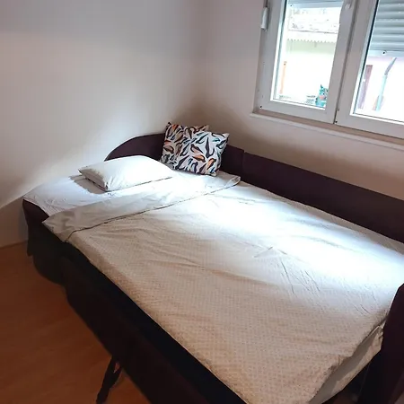 Apartment Tarik